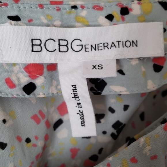 BCBG Grey/Blue Confetti Splashed Cross Front Mini Dress Size XS - Picture 3 of 10